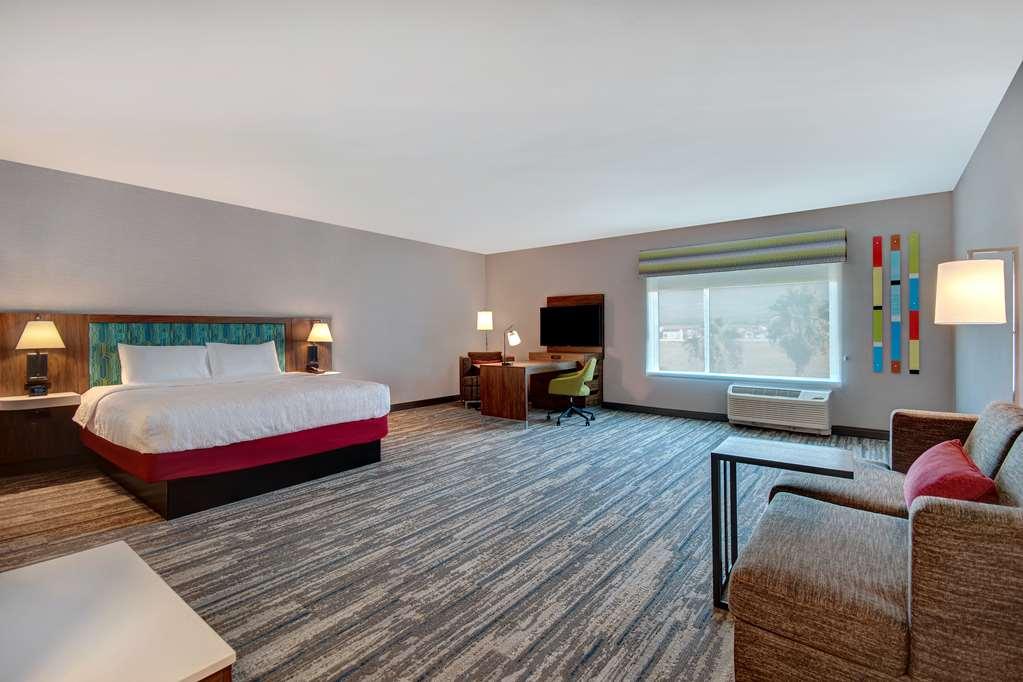 Hampton Inn & Suites Ontario Rancho Cucamonga Δωμάτιο φωτογραφία
