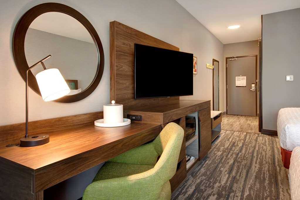 Hampton Inn & Suites Ontario Rancho Cucamonga Δωμάτιο φωτογραφία