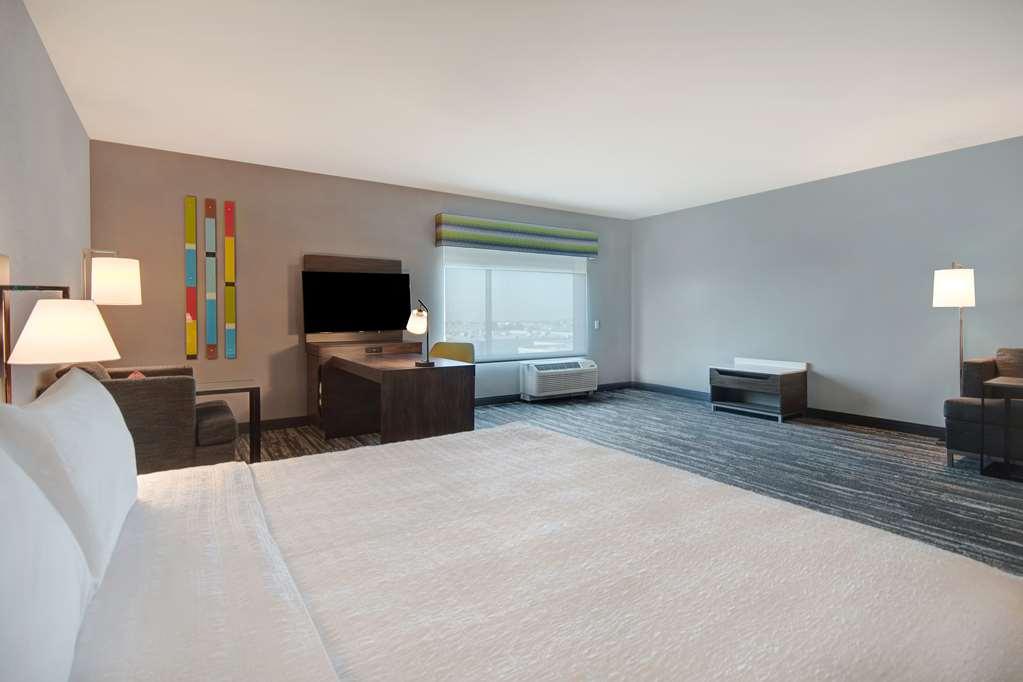 Hampton Inn & Suites Ontario Rancho Cucamonga Δωμάτιο φωτογραφία